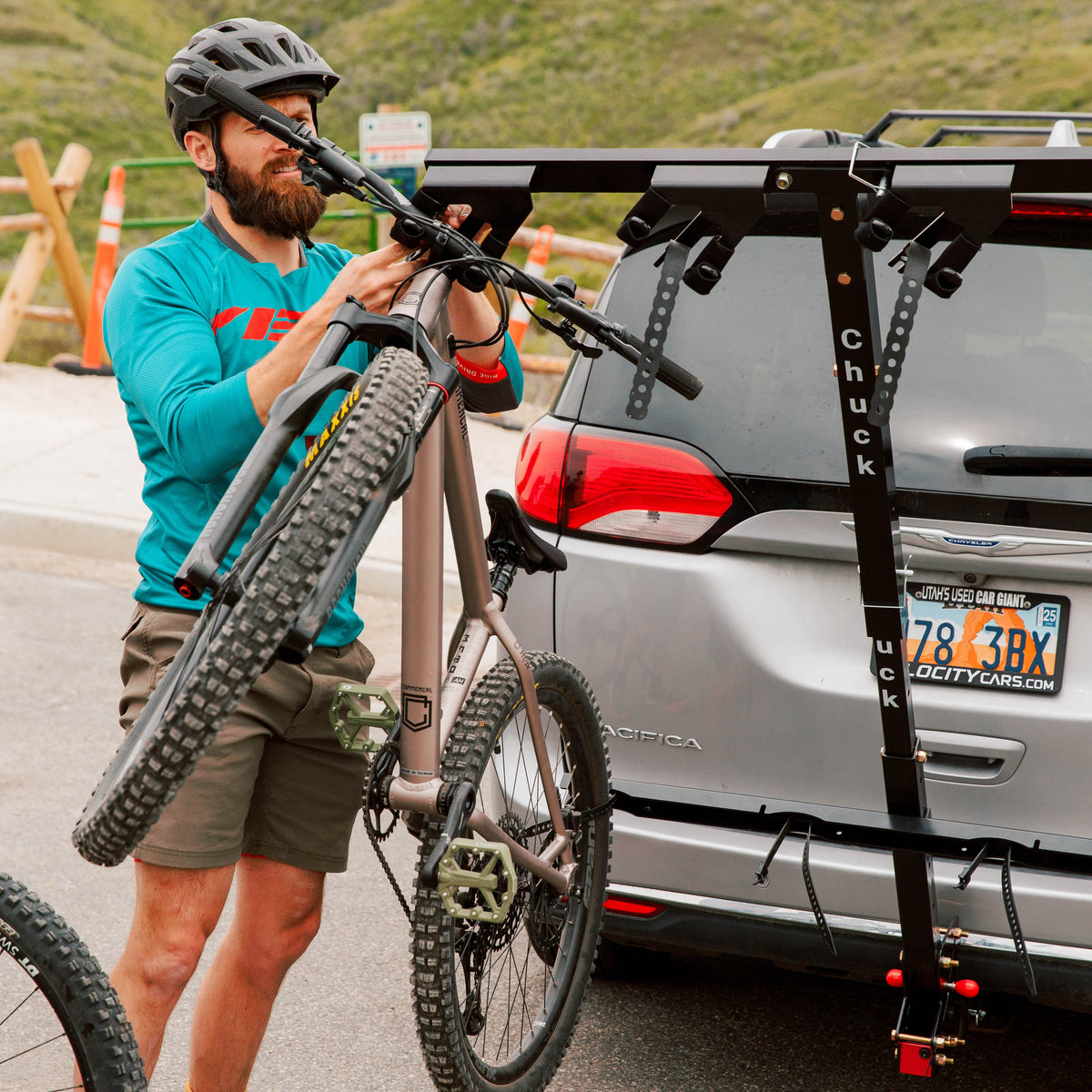 Chuck Rack Vertical Bike Hitch Rack (4-6)
