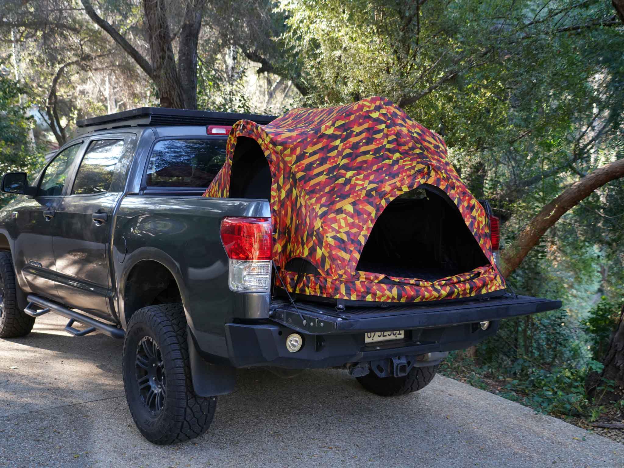 C6 OUTDOOR REV PICK-UP TRUCK TENT (Ember Black Out)