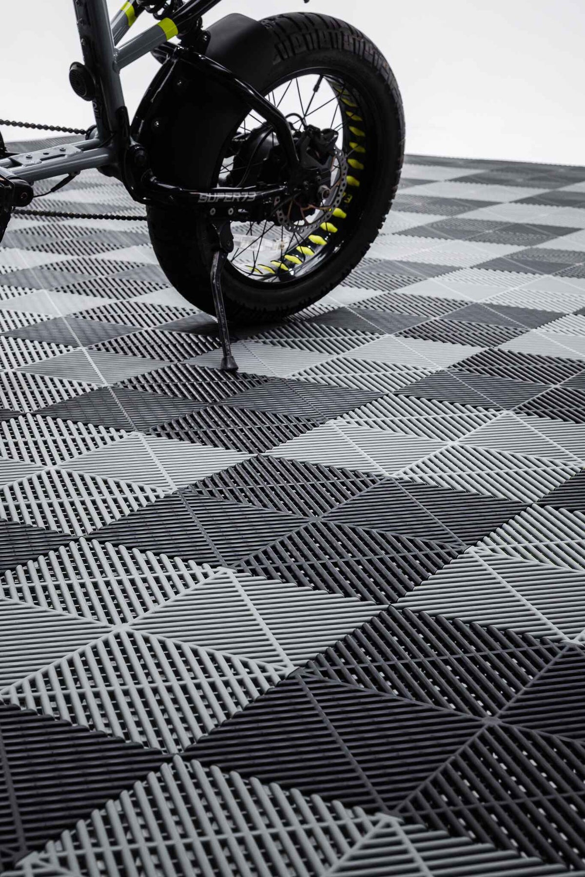 Interlocking Products 15.75" x 15.75" Interlocking Tiles