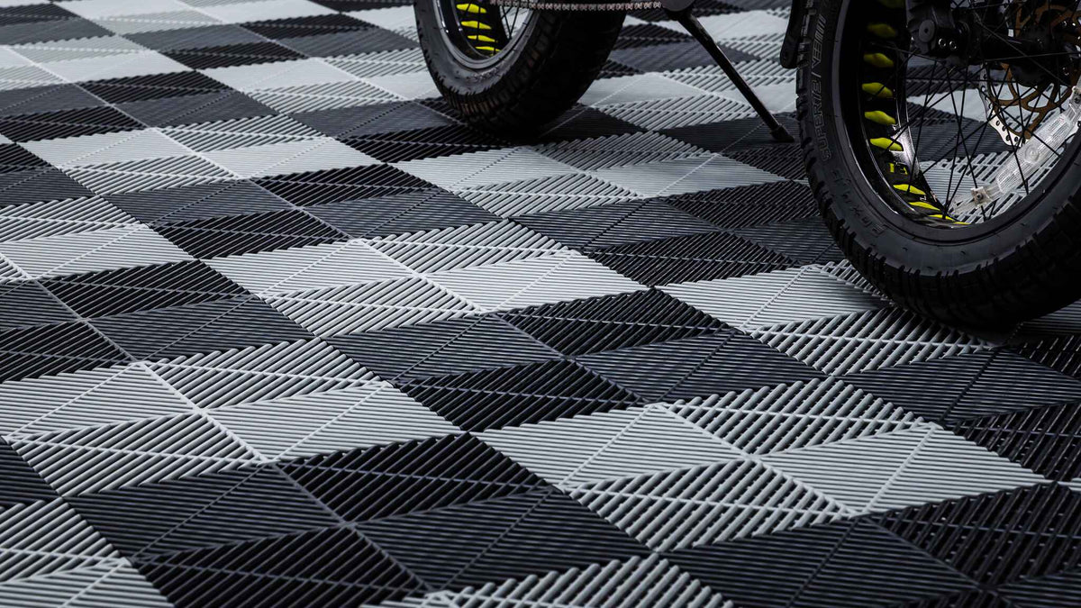 Interlocking Products 15.75" x 15.75" Interlocking Tiles