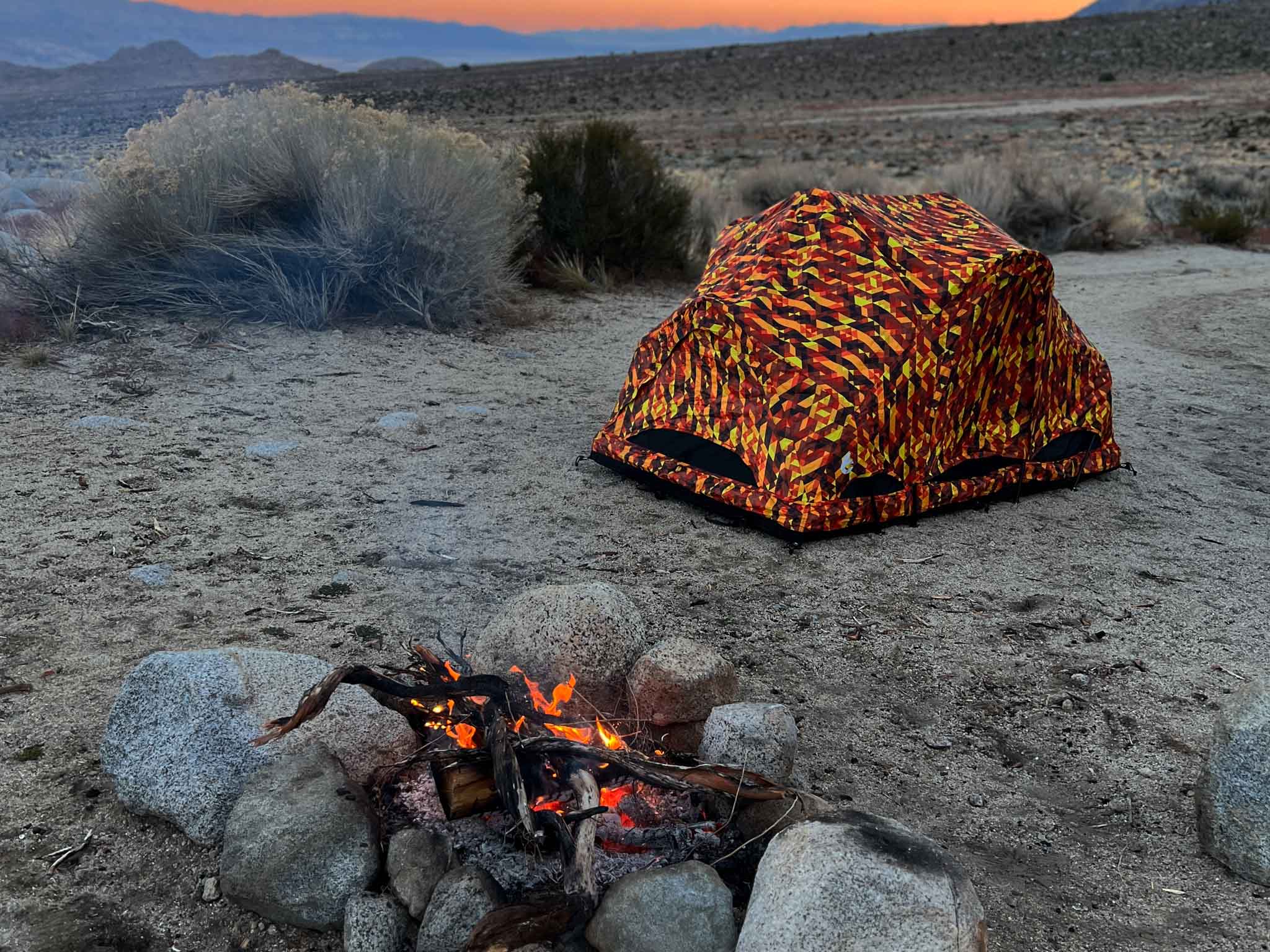 C6 OUTDOOR REV PICK-UP TRUCK TENT (Ember Black Out)