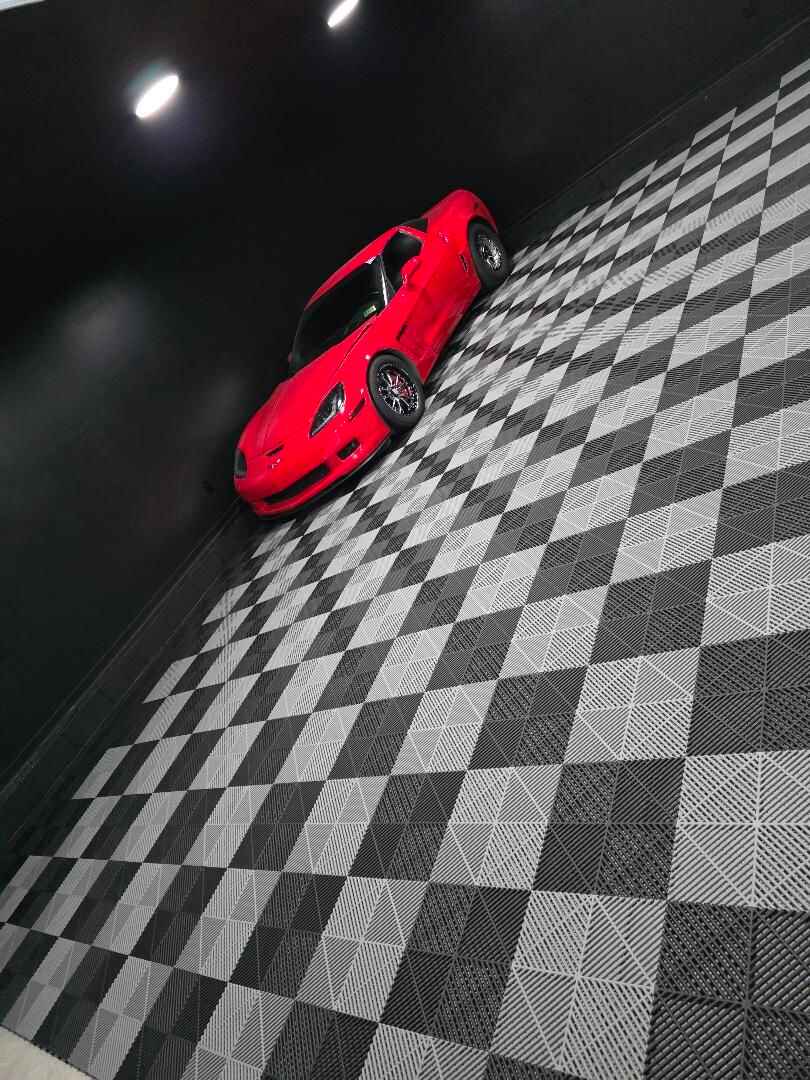 Interlocking Products 15.75" x 15.75" Interlocking Tiles
