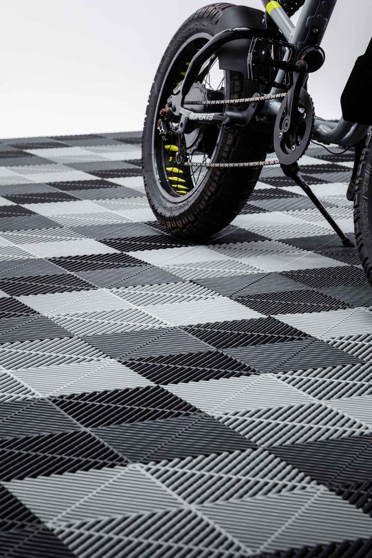 Interlocking Products 15.75" x 15.75" Interlocking Tiles