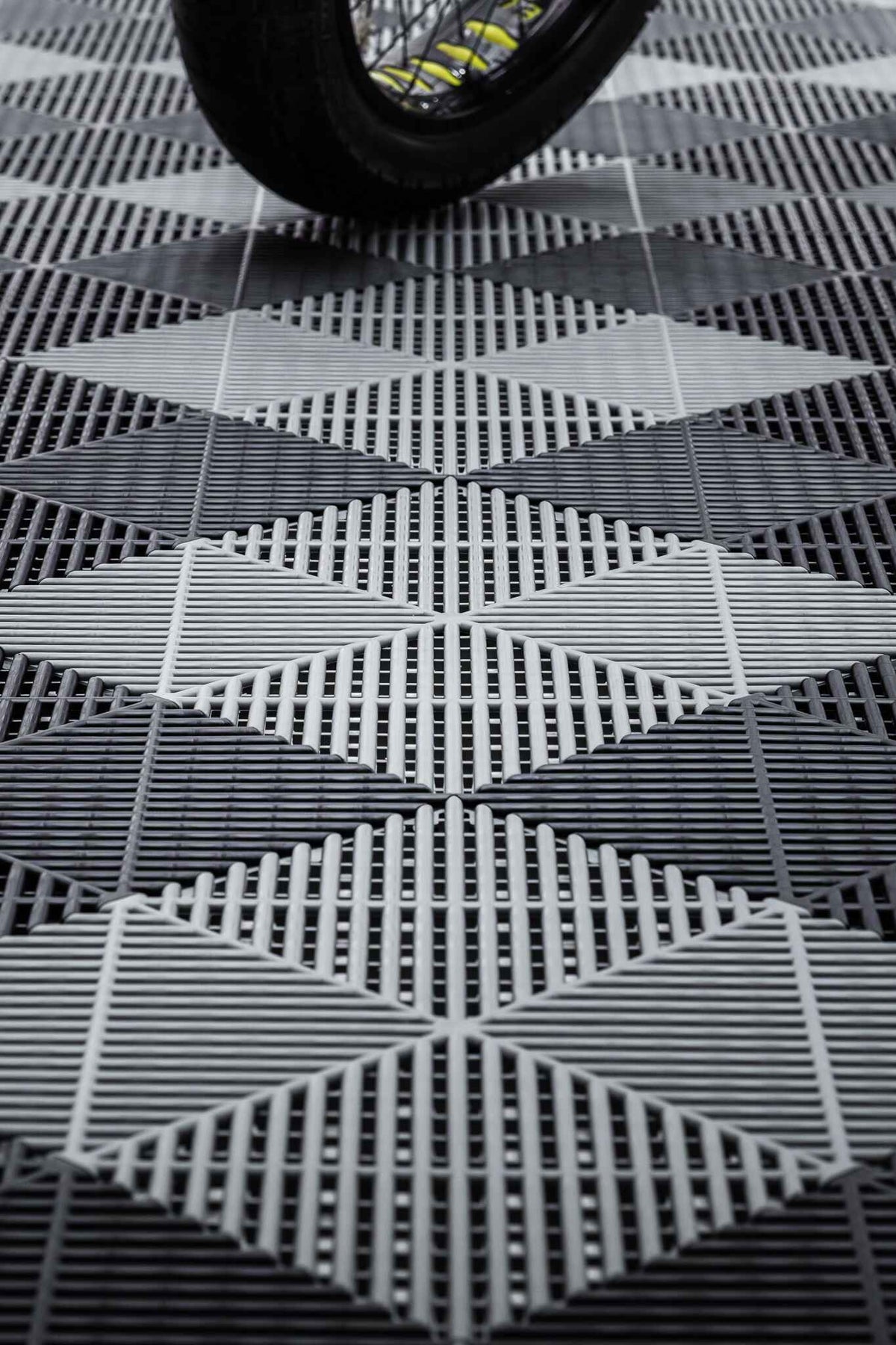 Interlocking Products 15.75" x 15.75" Interlocking Tiles